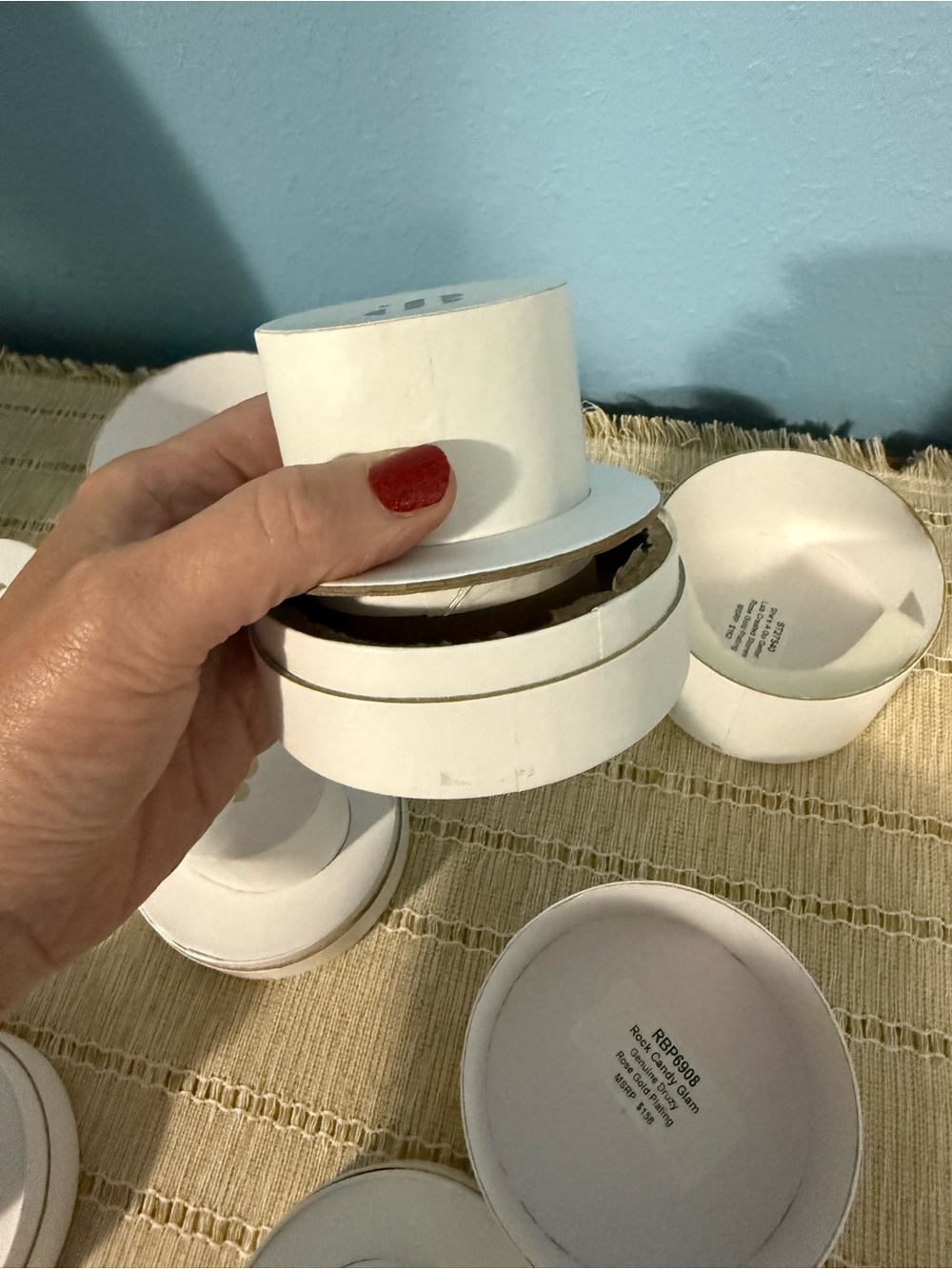 Bomb Party Empty White Round Decorative Bracelet Boxes - Picture 3 of 3